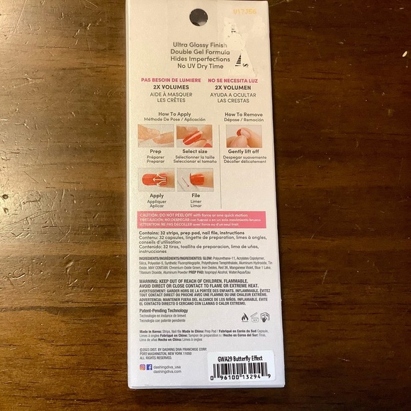 Dashing Diva Glow Nails Butterfly Effect NWT - Picture 3 of 6